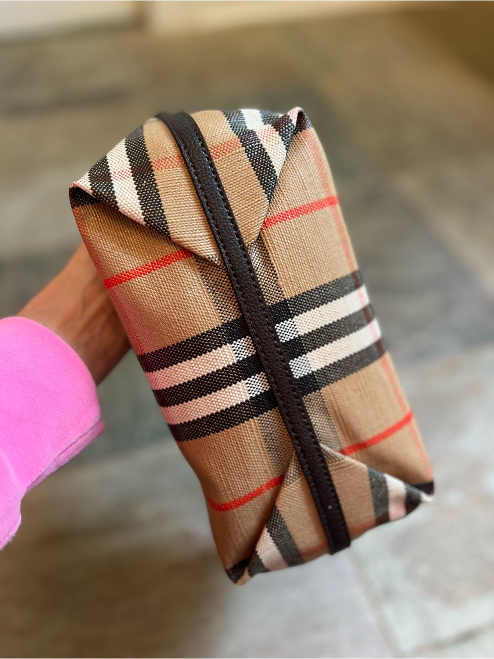 Small Burberry Highlands Bag in Tan, Black & Red Accents - Picture 6 of 14